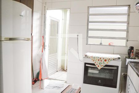 Casa à venda com 140m², 4 quartos e 2 vagas Casa à venda com 140m², 4 quartos e 2 vagasCozinha