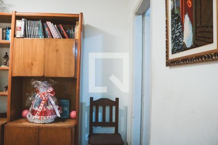 Casa à venda com 140m², 4 quartos e 2 vagas Casa à venda com 140m², 4 quartos e 2 vagasedícula