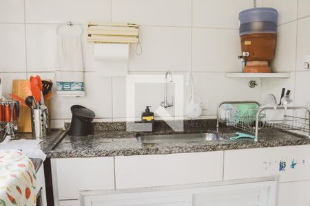 Casa à venda com 140m², 4 quartos e 2 vagas Casa à venda com 140m², 4 quartos e 2 vagasCozinha