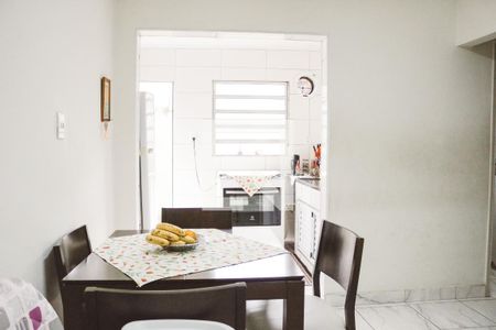 Casa à venda com 140m², 4 quartos e 2 vagas Casa à venda com 140m², 4 quartos e 2 vagasCozinha