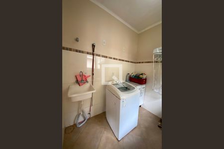 Casa à venda com 264m², 3 quartos e 3 vagasLavanderia