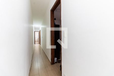 Casa à venda com 100m², 3 quartos e 2 vagasCorredor