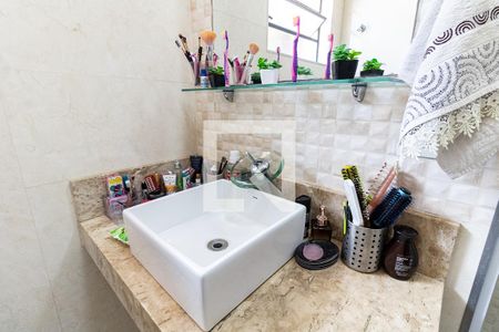 Casa à venda com 100m², 3 quartos e 2 vagasBanheiro da Suíte