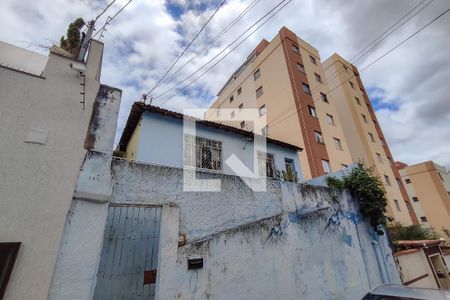Casa à venda com 174m², 3 quartos e sem vagaFachada