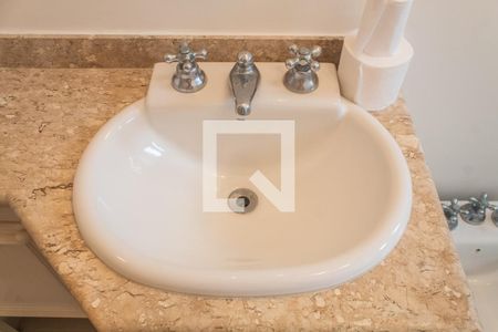 Apartamento para alugar com 319m², 4 quartos e 2 vagas Apartamento para alugar com 319m², 4 quartos e 2 vagasBanheiro da Suíte 1