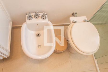 Apartamento para alugar com 319m², 4 quartos e 2 vagas Apartamento para alugar com 319m², 4 quartos e 2 vagasBanheiro da Suíte 1