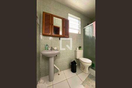 Casa à venda com 165m², 3 quartos e 1 vagaBanheiro 2