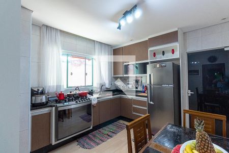 Casa à venda com 100m², 2 quartos e 2 vagasCozinha