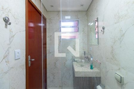 Casa à venda com 100m², 2 quartos e 2 vagasBanheiro da Suíte