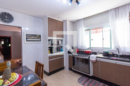 Casa à venda com 100m², 2 quartos e 2 vagasCozinha