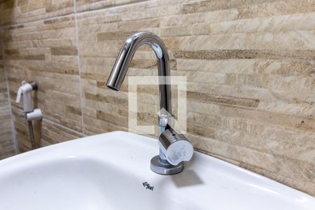 Casa à venda com 100m², 2 quartos e 2 vagasBanheiro - torneira