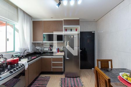 Casa à venda com 100m², 2 quartos e 2 vagasCozinha