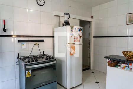 Casa à venda com 218m², 4 quartos e 6 vagas Casa à venda com 218m², 4 quartos e 6 vagasCozinha
