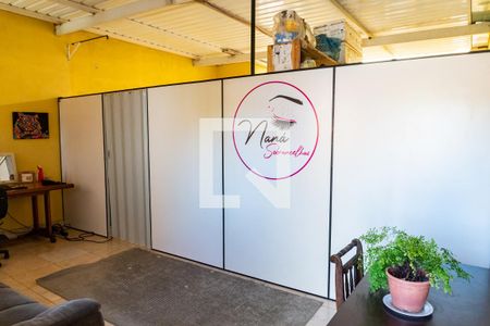 Casa à venda com 218m², 4 quartos e 6 vagas Casa à venda com 218m², 4 quartos e 6 vagasSalão