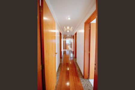 Apartamento à venda com 198m², 4 quartos e 4 vagas Apartamento à venda com 198m², 4 quartos e 4 vagasCorredor