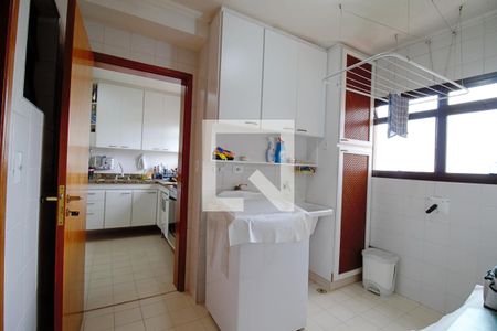 Apartamento à venda com 198m², 4 quartos e 4 vagas Apartamento à venda com 198m², 4 quartos e 4 vagasÁrea de Serviço