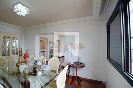 Apartamento à venda com 198m², 4 quartos e 4 vagas Apartamento à venda com 198m², 4 quartos e 4 vagasSala de Jantar
