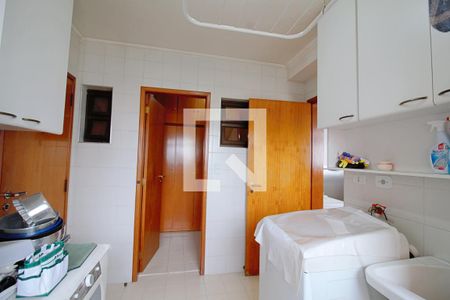 Apartamento à venda com 198m², 4 quartos e 4 vagas Apartamento à venda com 198m², 4 quartos e 4 vagasÁrea de Serviço