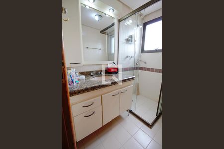 Apartamento à venda com 198m², 4 quartos e 4 vagas Apartamento à venda com 198m², 4 quartos e 4 vagasBanheiro da Suíte 2