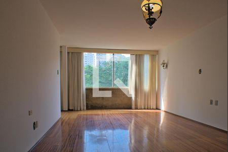 Sala 1 de apartamento para alugar com 4 quartos, 158m² em Cambuí, Campinas