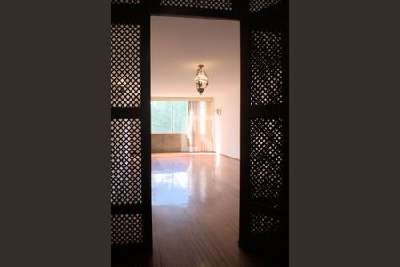 Sala 1 de apartamento para alugar com 4 quartos, 158m² em Cambuí, Campinas