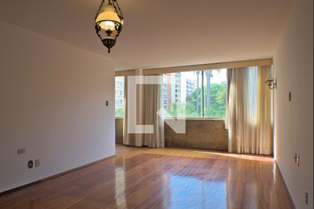 Sala 1 de apartamento para alugar com 4 quartos, 158m² em Cambuí, Campinas