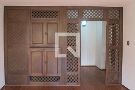 Sala 1 de apartamento para alugar com 4 quartos, 158m² em Cambuí, Campinas