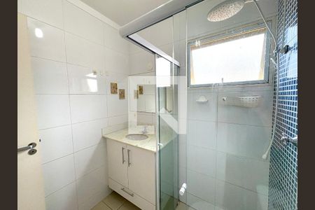 Casa de condomínio à venda com 130m², 3 quartos e 2 vagas Casa de condomínio à venda com 130m², 3 quartos e 2 vagasBanheiro Social