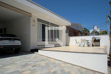 Casa para alugar com 200m², 4 quartos e 4 vagasFrente