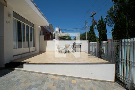 Casa para alugar com 200m², 4 quartos e 4 vagasFrente