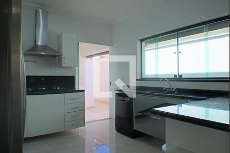 Casa para alugar com 200m², 4 quartos e 4 vagasCozinha