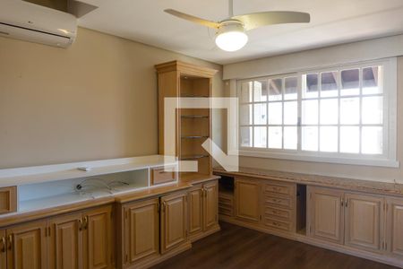 Casa de condomínio à venda com 228m², 3 quartos e 3 vagas Casa de condomínio à venda com 228m², 3 quartos e 3 vagasSuíte