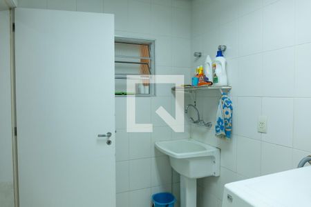 Casa de condomínio à venda com 228m², 3 quartos e 3 vagas Casa de condomínio à venda com 228m², 3 quartos e 3 vagasÁrea de Serviço