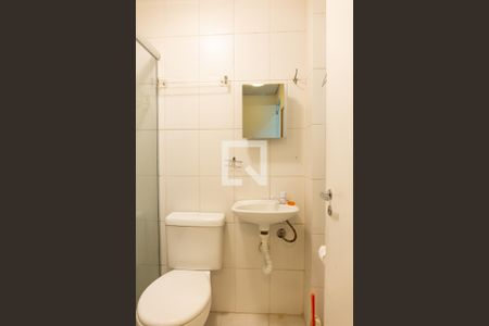 Casa de condomínio à venda com 228m², 3 quartos e 3 vagas Casa de condomínio à venda com 228m², 3 quartos e 3 vagasBanheiro de serviço