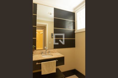 Casa de condomínio à venda com 228m², 3 quartos e 3 vagas Casa de condomínio à venda com 228m², 3 quartos e 3 vagasLavabo