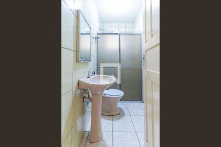 Banheiro de casa para alugar com 1 quarto, 50m² em Vila Capela, São Paulo