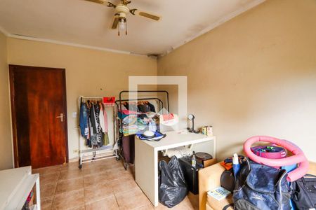 Casa à venda com 300m², 5 quartos e 3 vagas Casa à venda com 300m², 5 quartos e 3 vagasQuarto 4