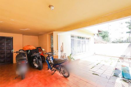 Casa à venda com 300m², 5 quartos e 3 vagas Casa à venda com 300m², 5 quartos e 3 vagasGaragem