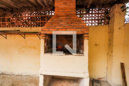 Casa à venda com 300m², 5 quartos e 3 vagas Casa à venda com 300m², 5 quartos e 3 vagasQuintal/Área de Serviço - Churrasqueira