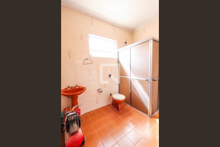 Casa à venda com 300m², 5 quartos e 3 vagas Casa à venda com 300m², 5 quartos e 3 vagasBanheiro Social