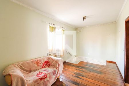 Casa à venda com 300m², 5 quartos e 3 vagas Casa à venda com 300m², 5 quartos e 3 vagasSala de TV