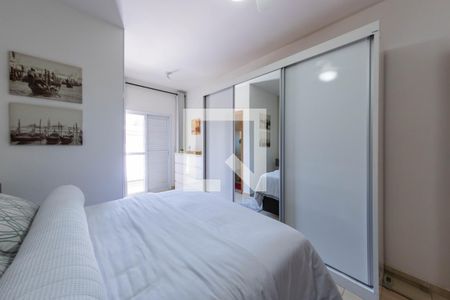 Casa à venda com 160m², 3 quartos e 2 vagas Casa à venda com 160m², 3 quartos e 2 vagasQuarto