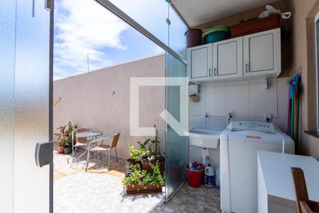 Casa à venda com 160m², 3 quartos e 2 vagas Casa à venda com 160m², 3 quartos e 2 vagasÁrea de serviço