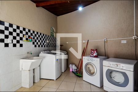 Casa para alugar com 280m², 3 quartos e 6 vagasÁrea de Serviço