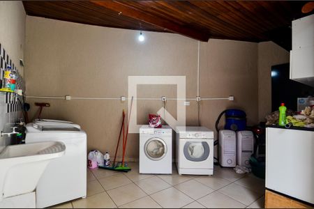 Casa para alugar com 280m², 3 quartos e 6 vagasÁrea de Serviço