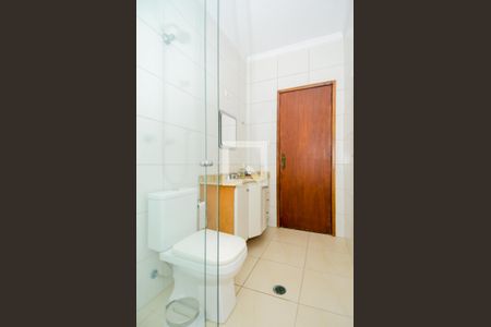 Casa para alugar com 280m², 3 quartos e 6 vagasBanheiro Social 1