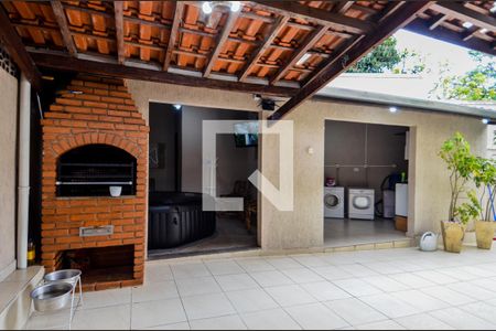 Casa para alugar com 280m², 3 quartos e 6 vagasQuintal