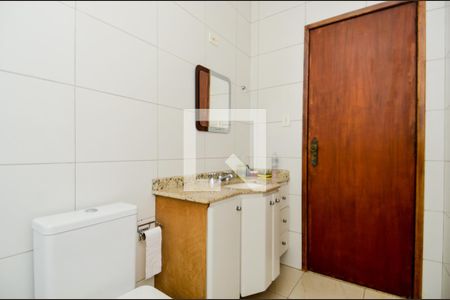 Casa para alugar com 280m², 3 quartos e 6 vagasBanheiro Social 1