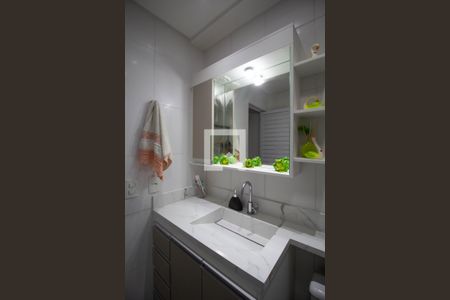 Apartamento à venda com 53m², 2 quartos e 1 vaga Apartamento à venda com 53m², 2 quartos e 1 vagaDetalhe banheiro