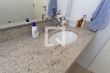 Casa à venda com 220m², 3 quartos e 3 vagasBanheiro